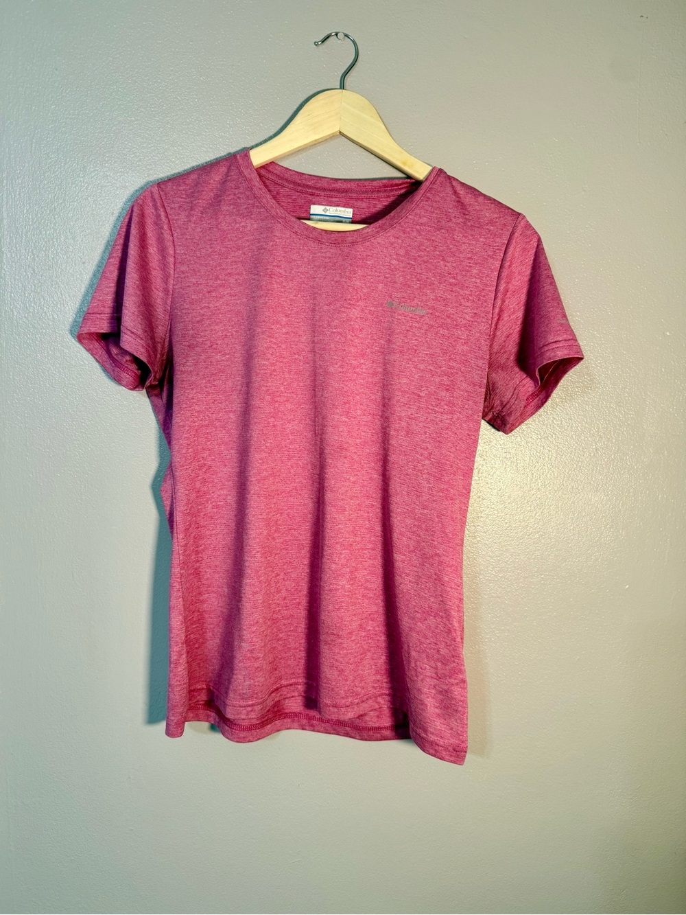 Columbia Women's Short Sleeve Tee - Heathered Mauve Omni-Wick